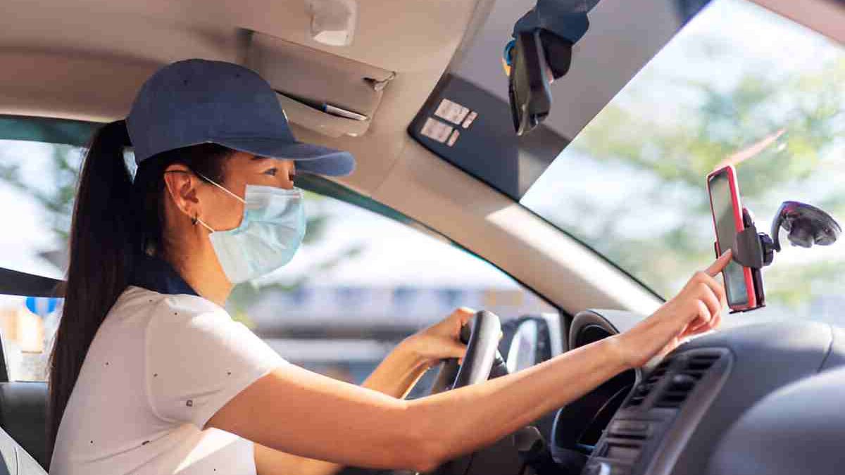 The Role of Technology in Safeguarding Cars on the Move