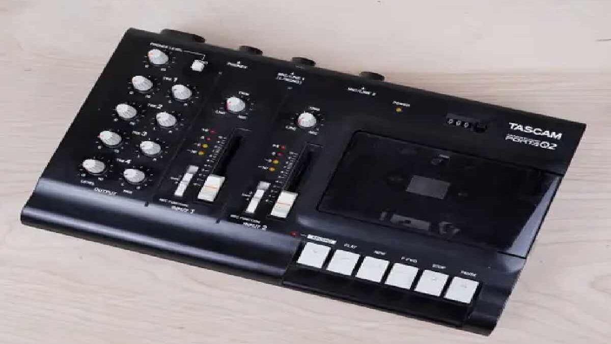 4 track Cassette Recorder – MP3, Connections, and More