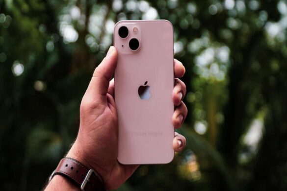 iPhone 13 Pink